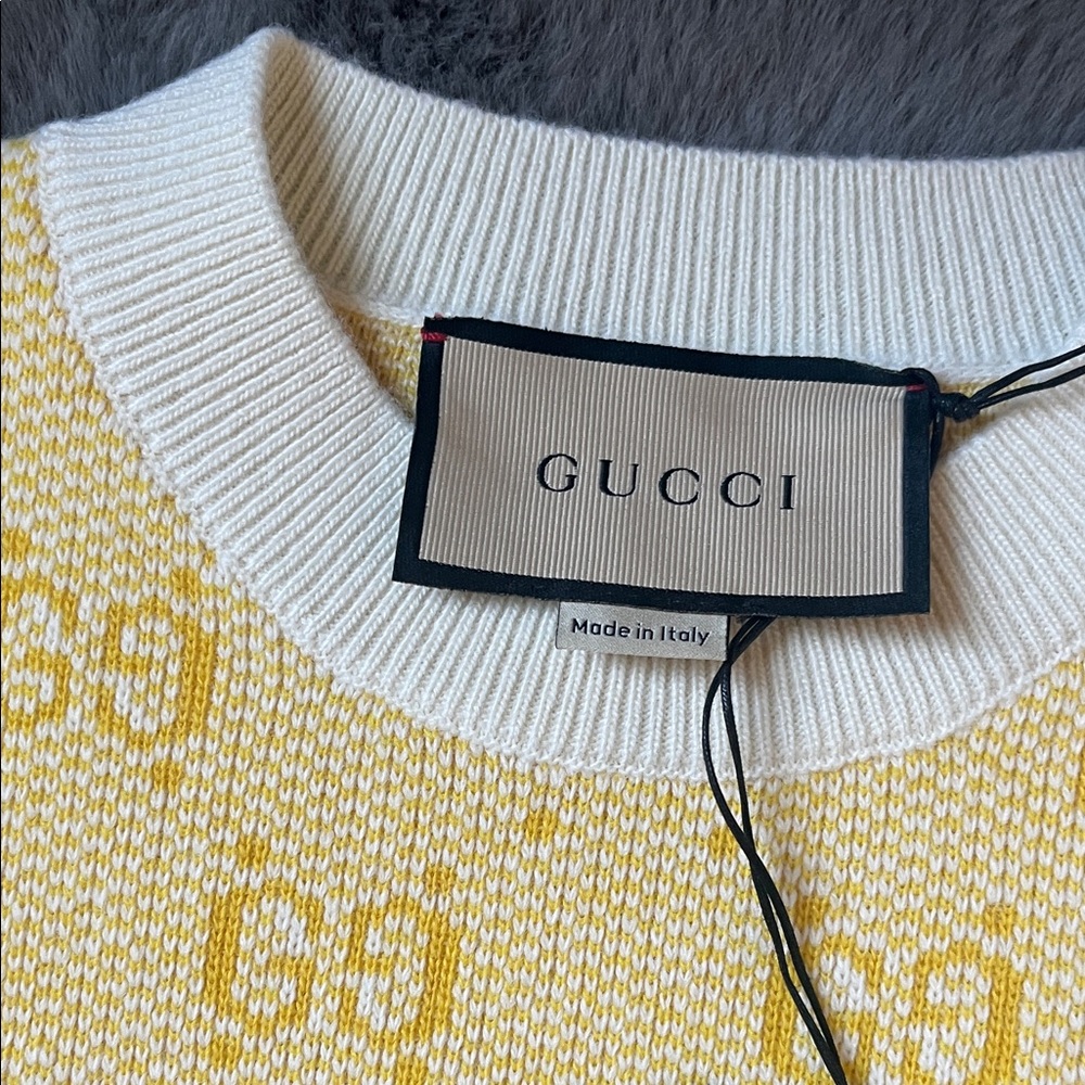 Gucci Yellow and White GG Knit Short Sleeve Dress
Size S - Picture 4 of 7